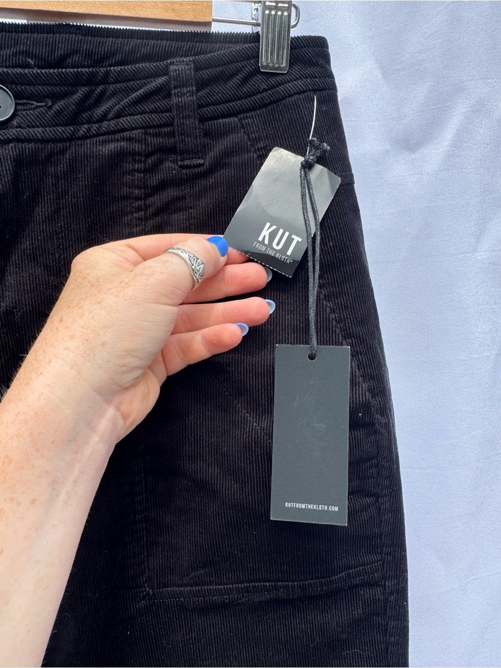 Evereve Black Straight-Leg Jeans - Picture 9 of 13